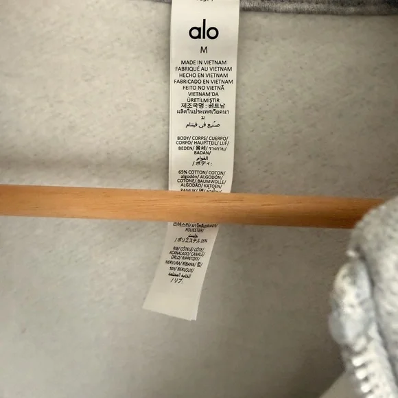 ALO Yoga Accolade 1/4 Zip Pullover - Picture 10 of 12